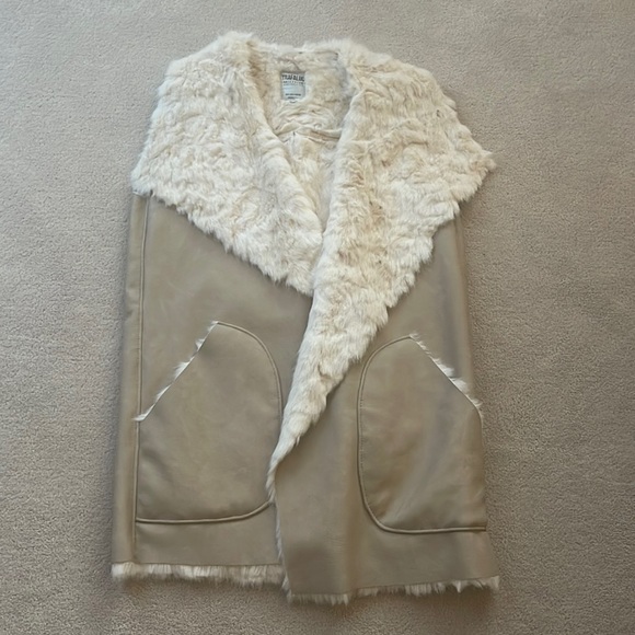 Trafaluc by Zara, faux fur vest - Picture 1 of 4